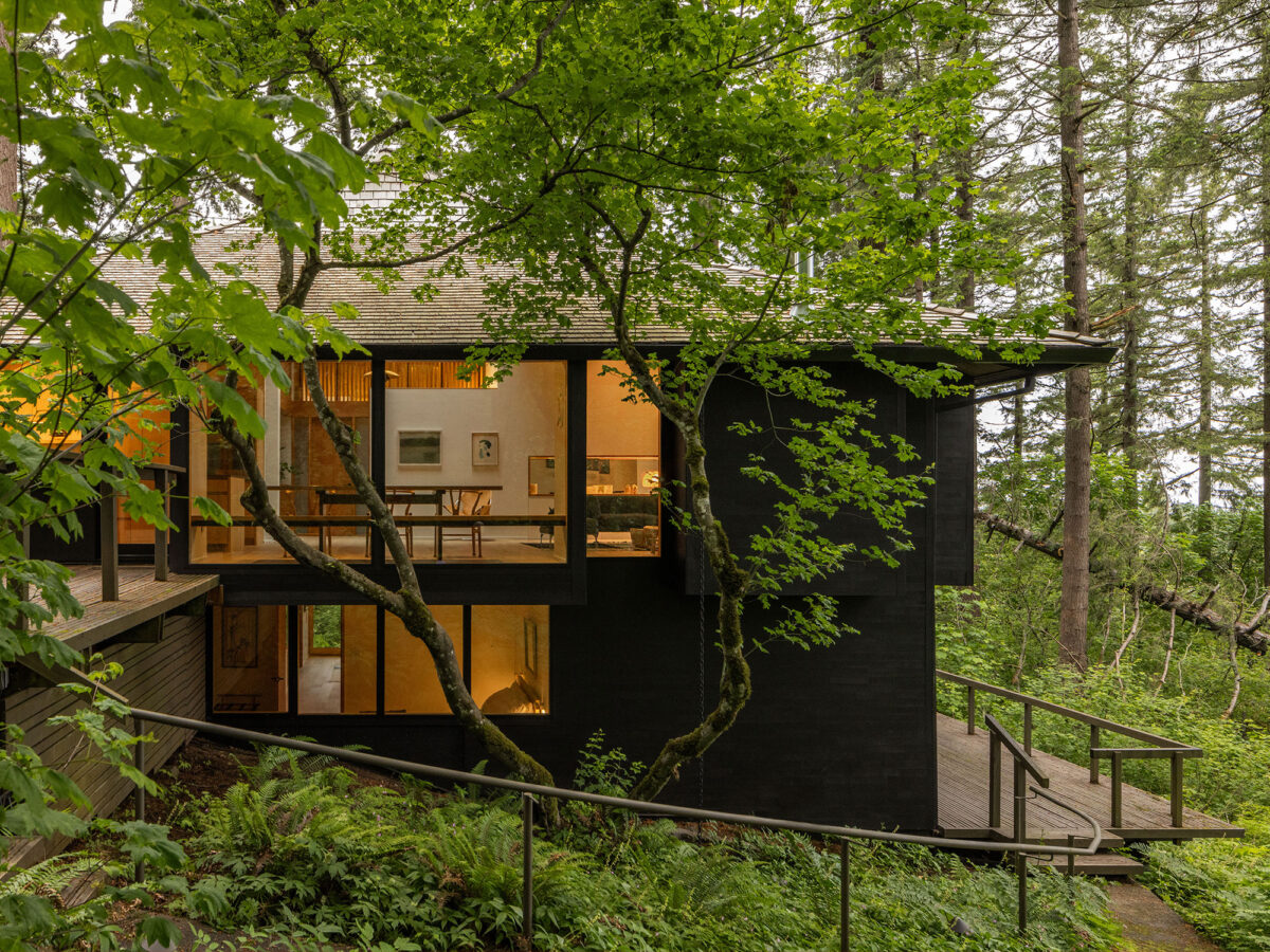 Inside a Mid-Century Home with an ‘East Meets Pacific Northwest’ Minimalist Aesthetic
