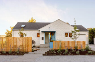 Exterior in Seattle House by Best Practice Architecture