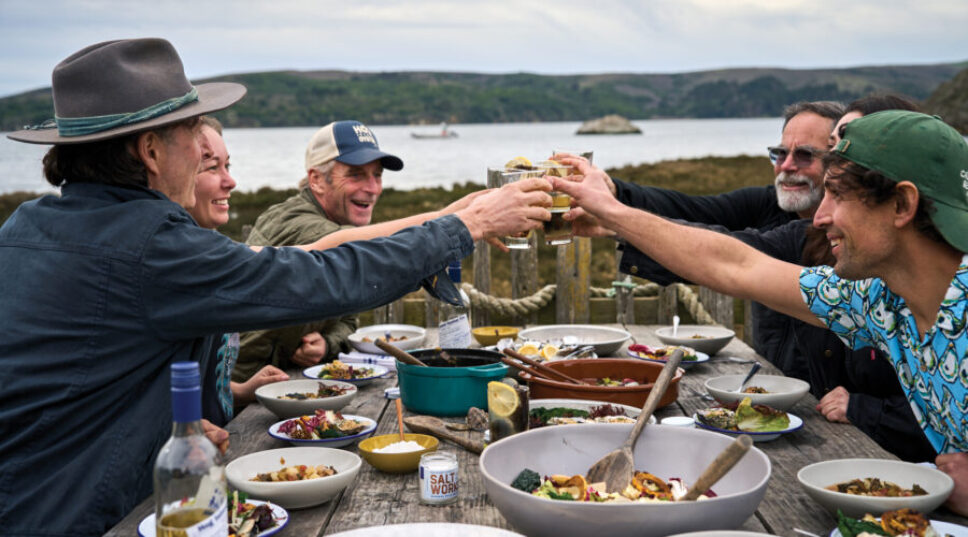 Traveling? Here's How to Eat Healthy without Getting Major FOMO
