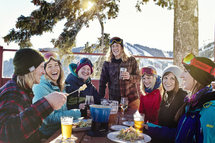 Roundhouse Apres Ski